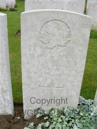 Etaples Military Cemetery - Impett, L